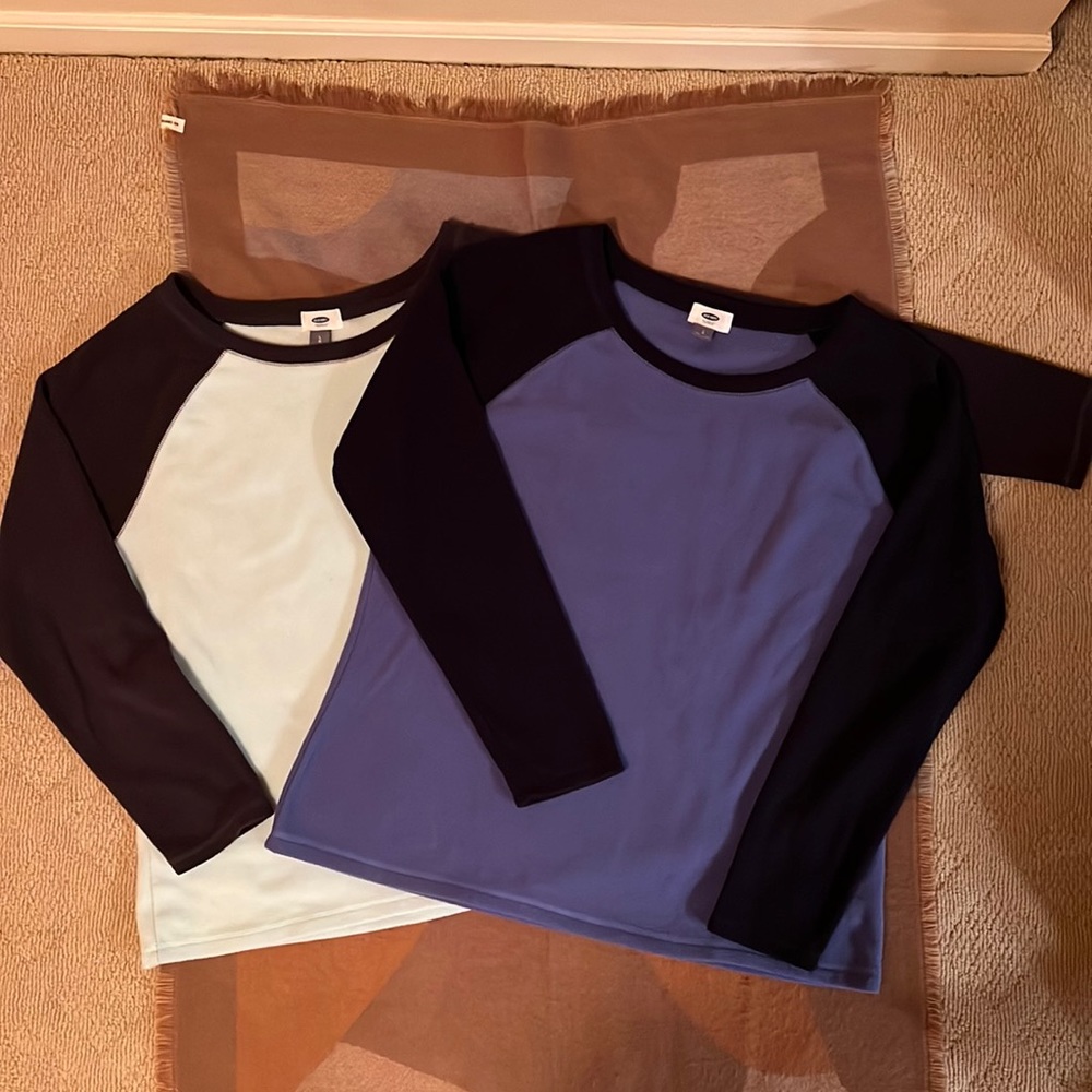 Lot of 2 raglan long sleeve fleece shirts, L